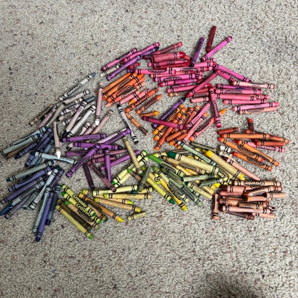 Vintage Crayola Crayon Lot Binney & Smith 1lb 12oz Mixed Colors Made in USA